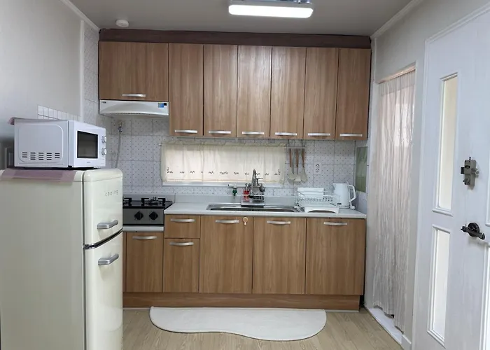 Проживание в семье Near Ktx Station #5min Walk #up To 5 Guests Пусан