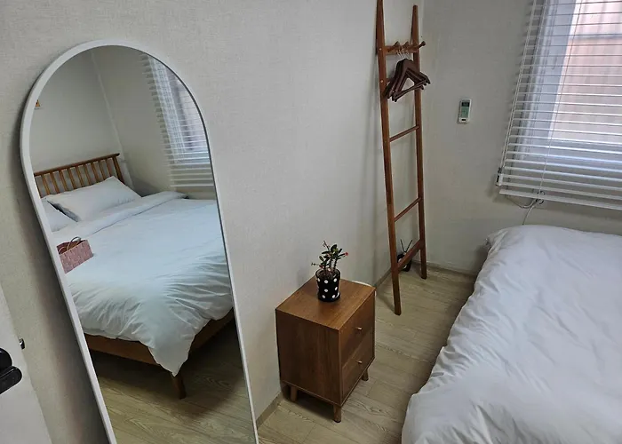 Проживание в семье Near Ktx Station #5min Walk #up To 5 Guests Пусан